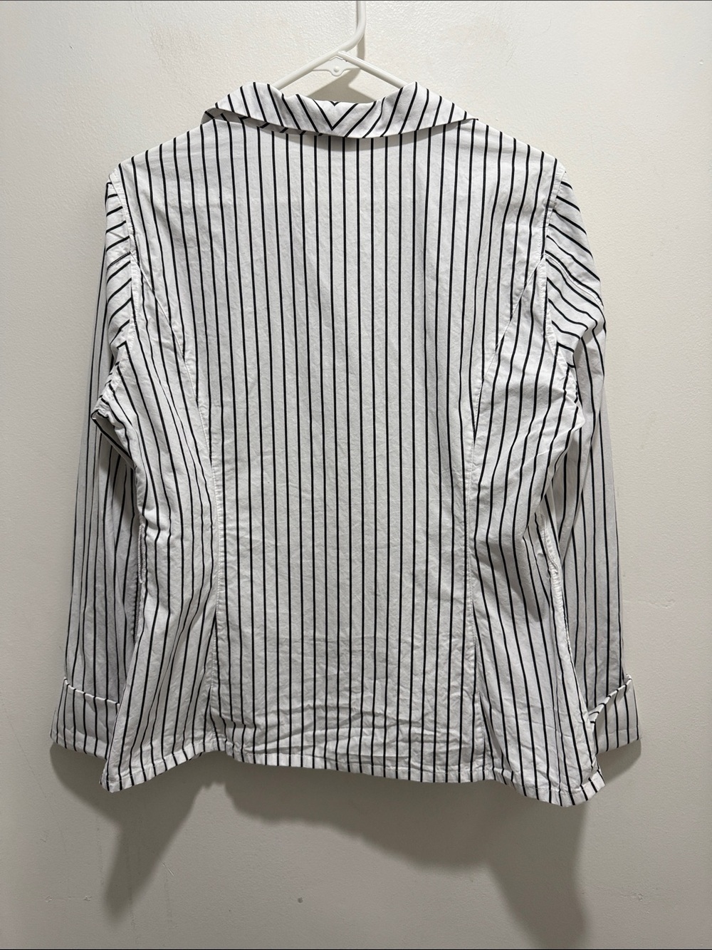 J. Peterman Women’s White Black Pinstripe Button Front Blouse Size 12 - Picture 6 of 7